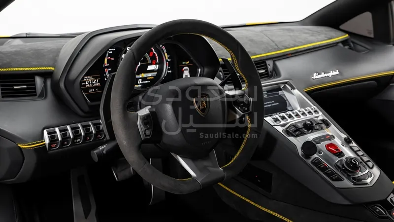 2014 لمبرجيني افنتادور ال بي-700-4