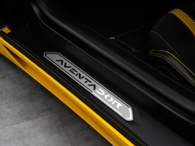 2014 لمبرجيني افنتادور ال بي-700-4