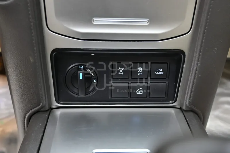 2023 تويوتا برادو جس اكس ار