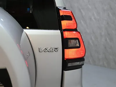 2023 تويوتا برادو جس اكس ار