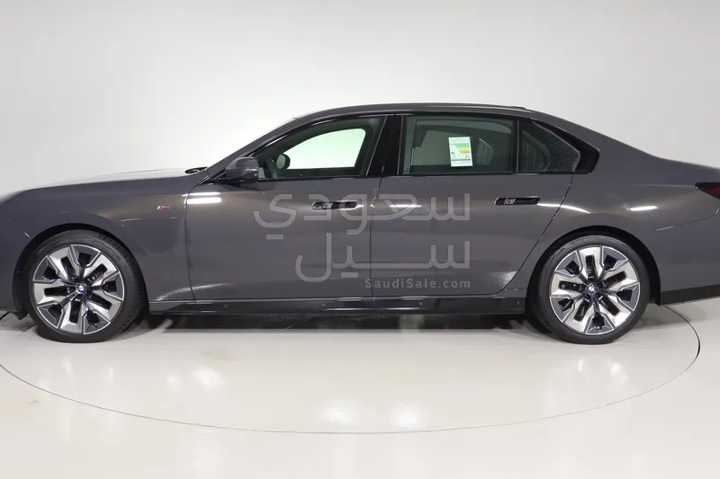 2026 بي ام دبليو الفئة السابعة 760أي