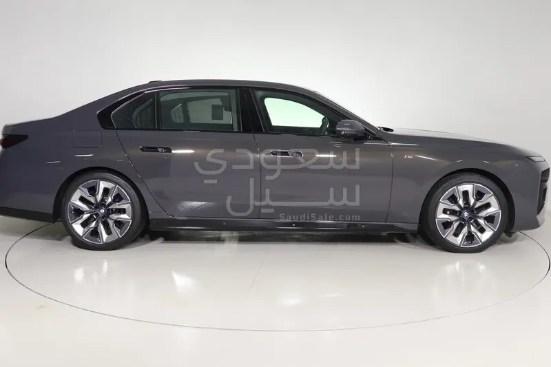 2026 بي ام دبليو الفئة السابعة 760أي