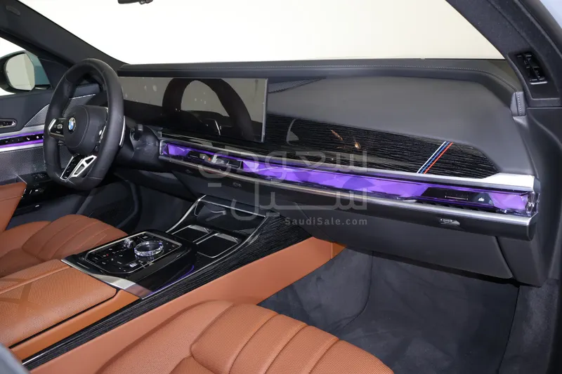 2026 بي ام دبليو الفئة السابعة 735أي