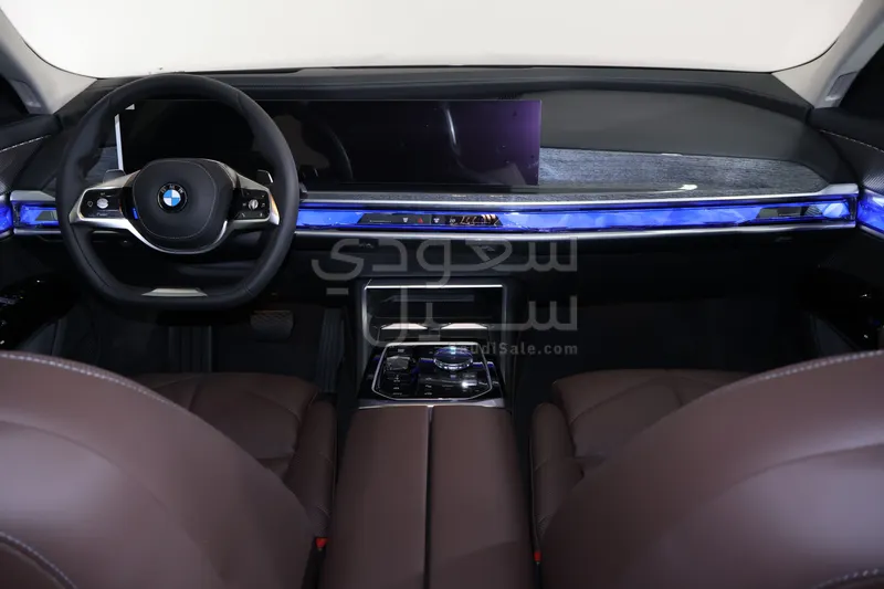 2026 بي ام دبليو الفئة السابعة 735أي