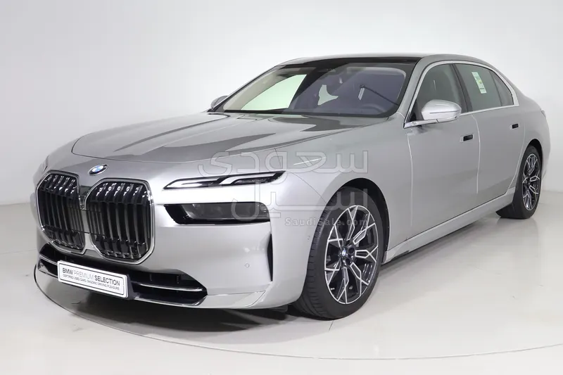 2026 بي ام دبليو الفئة السابعة 735أي