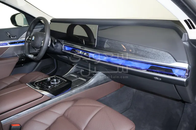 2026 بي ام دبليو الفئة السابعة 735أي