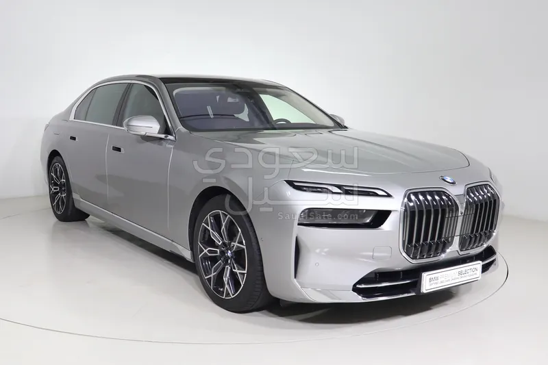 2026 بي ام دبليو الفئة السابعة 735أي