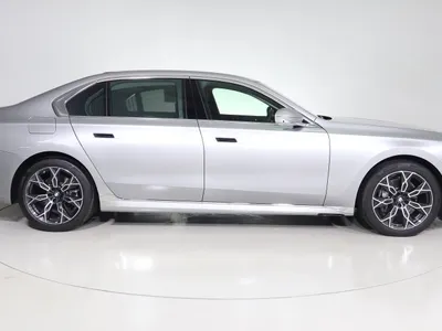 2026 بي ام دبليو الفئة السابعة 735أي