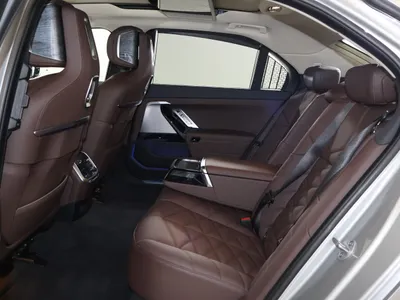 2026 بي ام دبليو الفئة السابعة 735أي