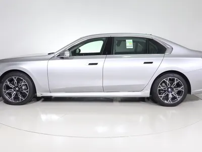 2026 بي ام دبليو الفئة السابعة 735أي