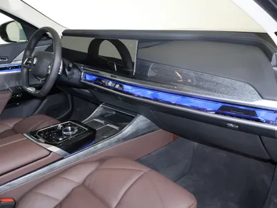 2026 بي ام دبليو الفئة السابعة 735أي