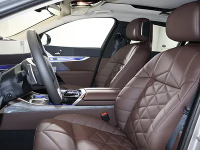 2026 بي ام دبليو الفئة السابعة 735أي