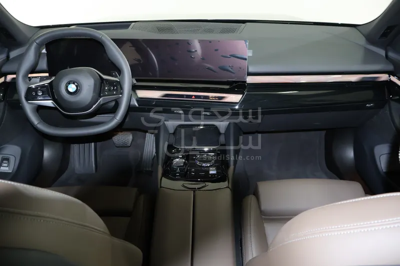 2026 بي ام دبليو الفئة الخامسة 520 أي