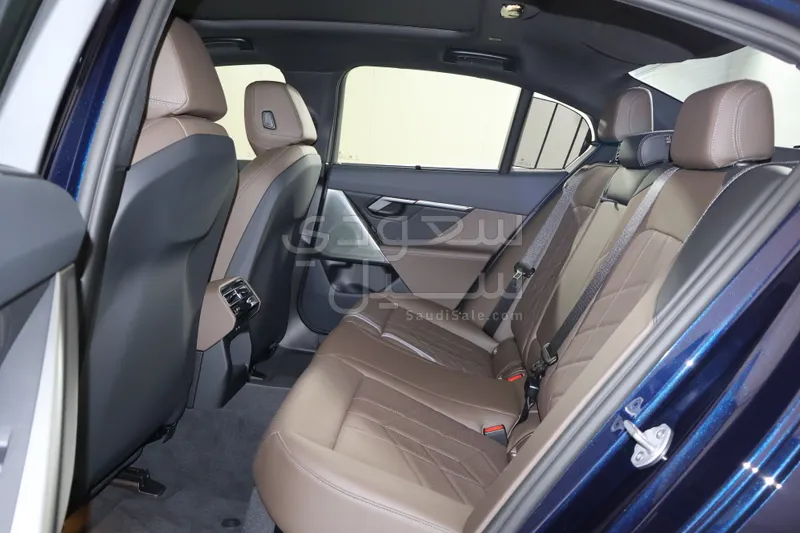 2026 بي ام دبليو الفئة الخامسة 520 أي