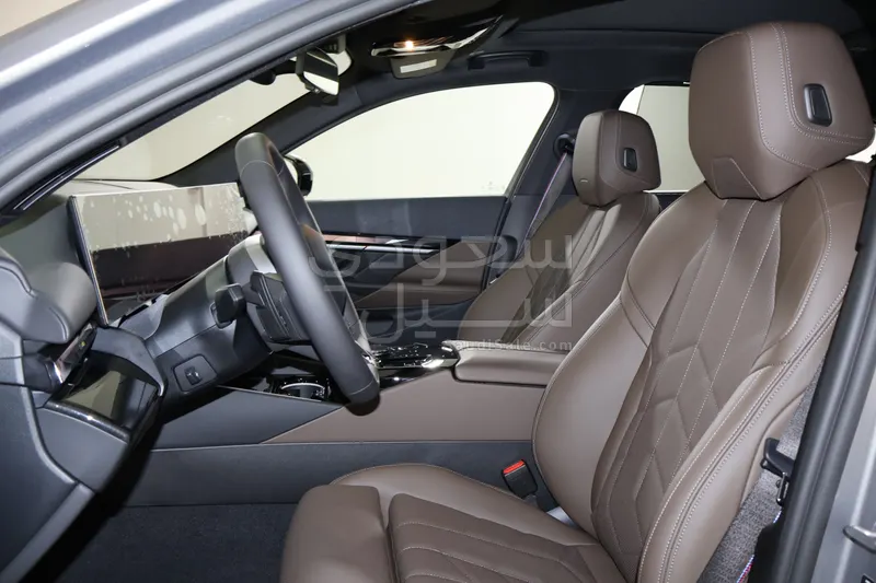 2026 بي ام دبليو الفئة الخامسة 520 أي إم كت