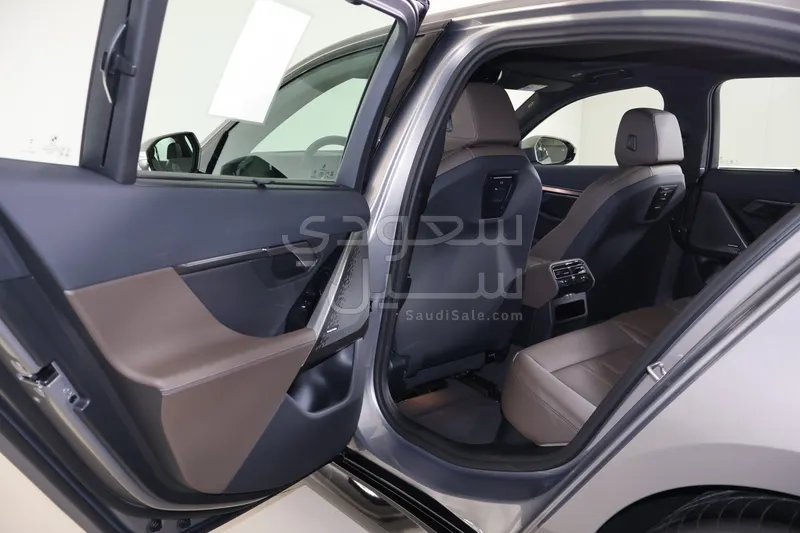 2026 بي ام دبليو الفئة الخامسة 520 أي إم كت