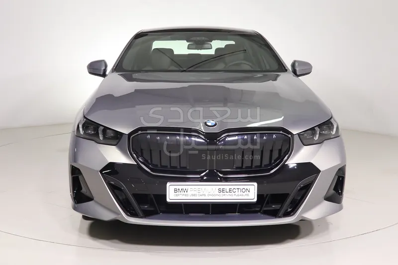 2026 بي ام دبليو الفئة الخامسة 520 أي إم كت