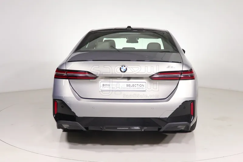 2026 بي ام دبليو الفئة الخامسة 520 أي إم كت