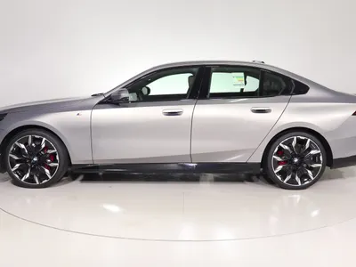 2026 بي ام دبليو الفئة الخامسة 520 أي إم كت