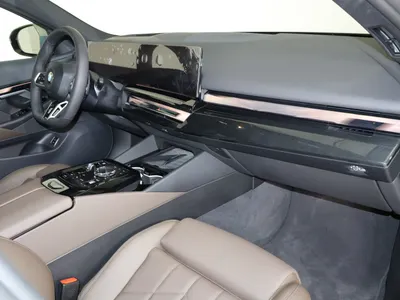 2026 بي ام دبليو الفئة الخامسة 520 أي إم كت