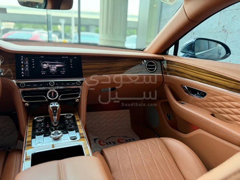 2022 بنتلي كونتيننتل فلاينج سبير