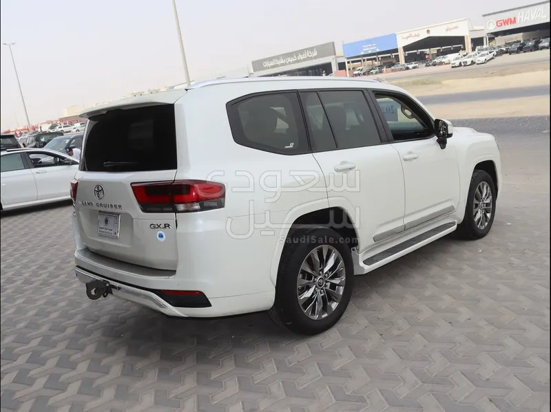 2023 تويوتا لاند كروزر جي اكس ار