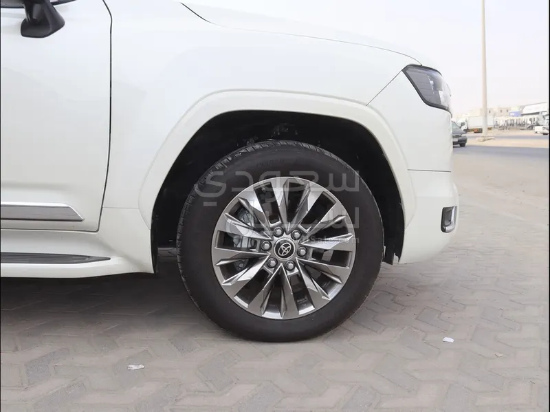 2023 تويوتا لاند كروزر جي اكس ار