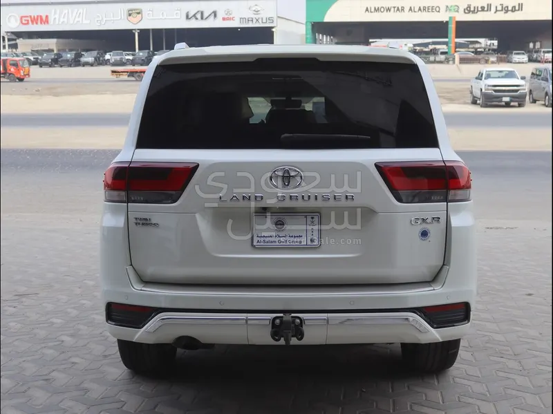 2023 تويوتا لاند كروزر جي اكس ار
