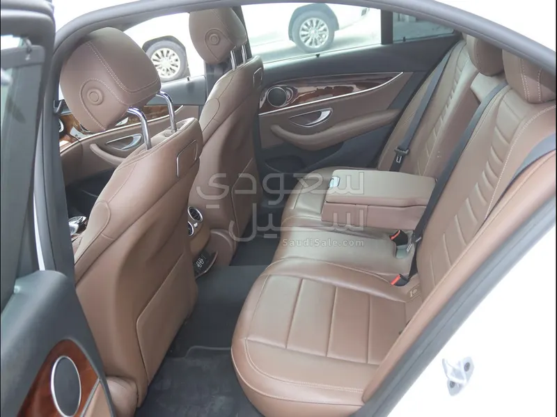 2020 مرسيدس - بنز إي 300 أي إم جي