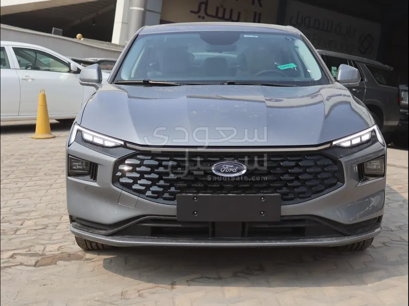 2025 فورد توروس ترند