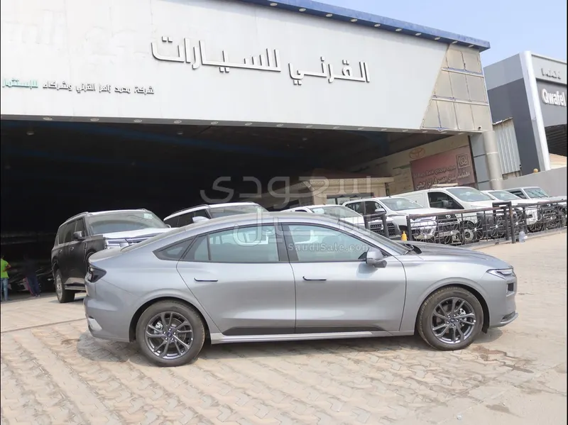 2025 فورد توروس ترند