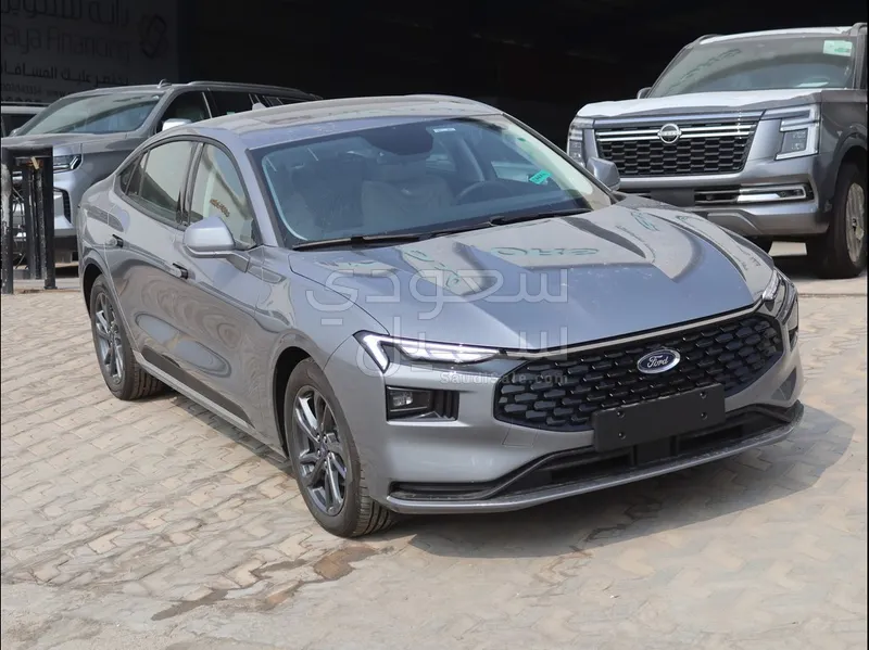 2025 فورد توروس ترند