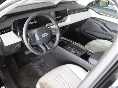 2025 فورد توروس ترند