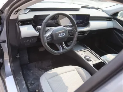 2025 فورد توروس ترند