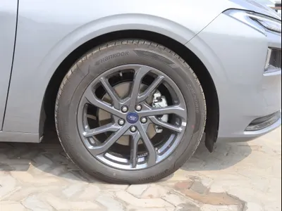 2025 فورد توروس ترند