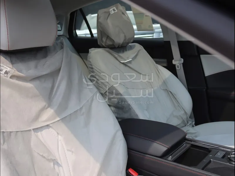 2025 فورد توروس تايتينيوم