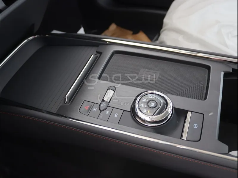 2025 فورد توروس تايتينيوم