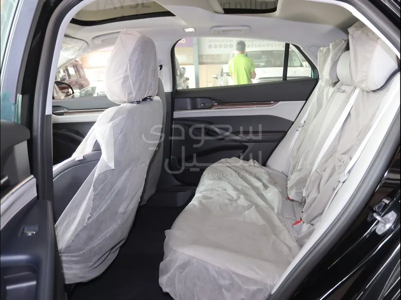 2025 فورد توروس تايتينيوم