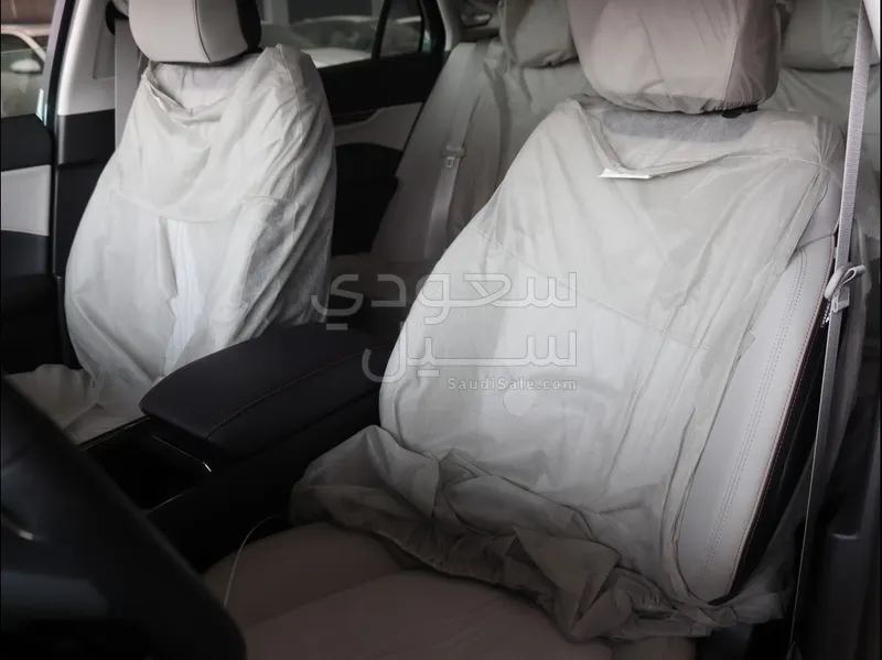 2025 فورد توروس تايتينيوم