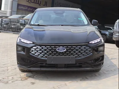 2025 فورد توروس تايتينيوم