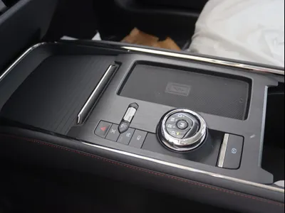 2025 فورد توروس تايتينيوم