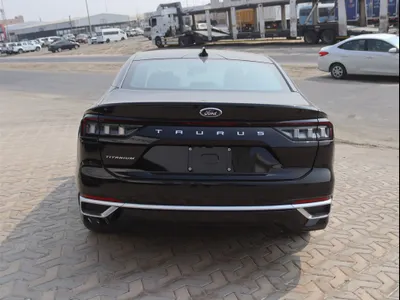 2025 فورد توروس تايتينيوم