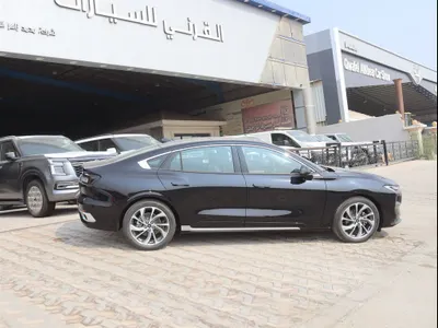 2025 فورد توروس تايتينيوم