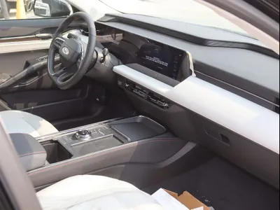 2025 فورد توروس تايتينيوم