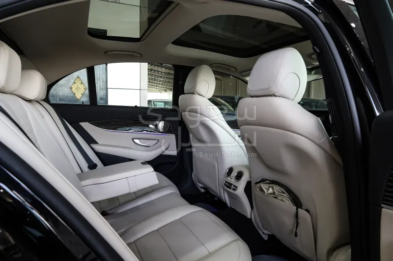 2022 مرسيدس - بنز إي 300