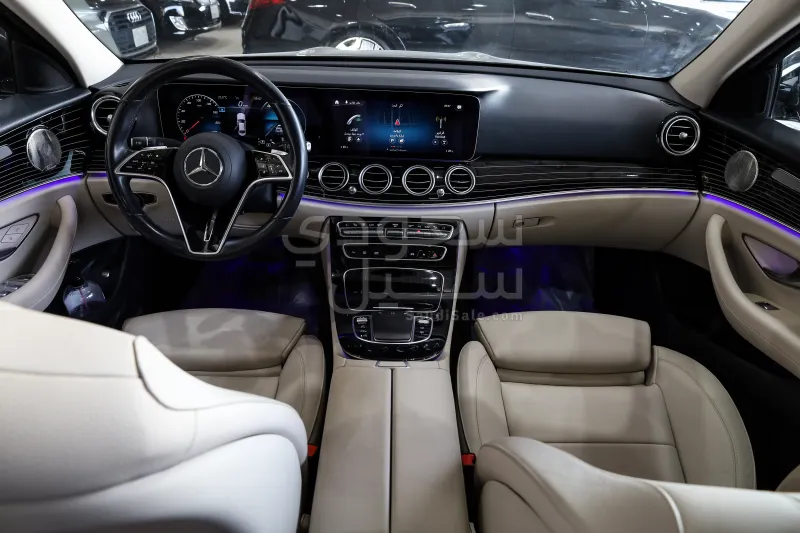 2022 مرسيدس - بنز إي 300