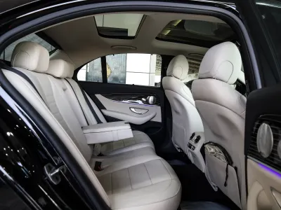 2022 مرسيدس - بنز إي 300