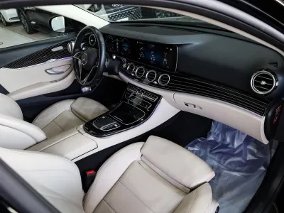 2022 مرسيدس - بنز إي 300