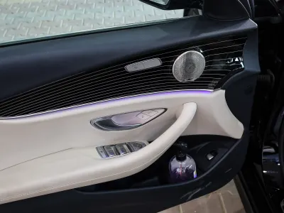 2022 مرسيدس - بنز إي 300