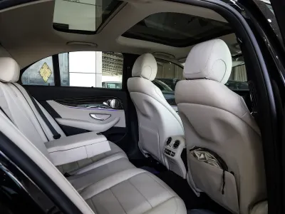 2022 مرسيدس - بنز إي 300